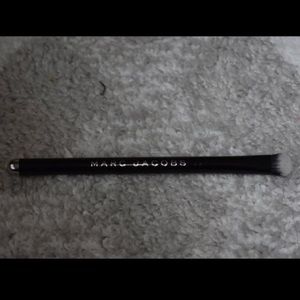 Marc Jacobs eyeshadow makeup brush